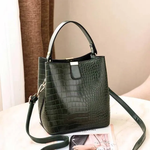 Alligator Chic Retro Leather Shoulder Bag