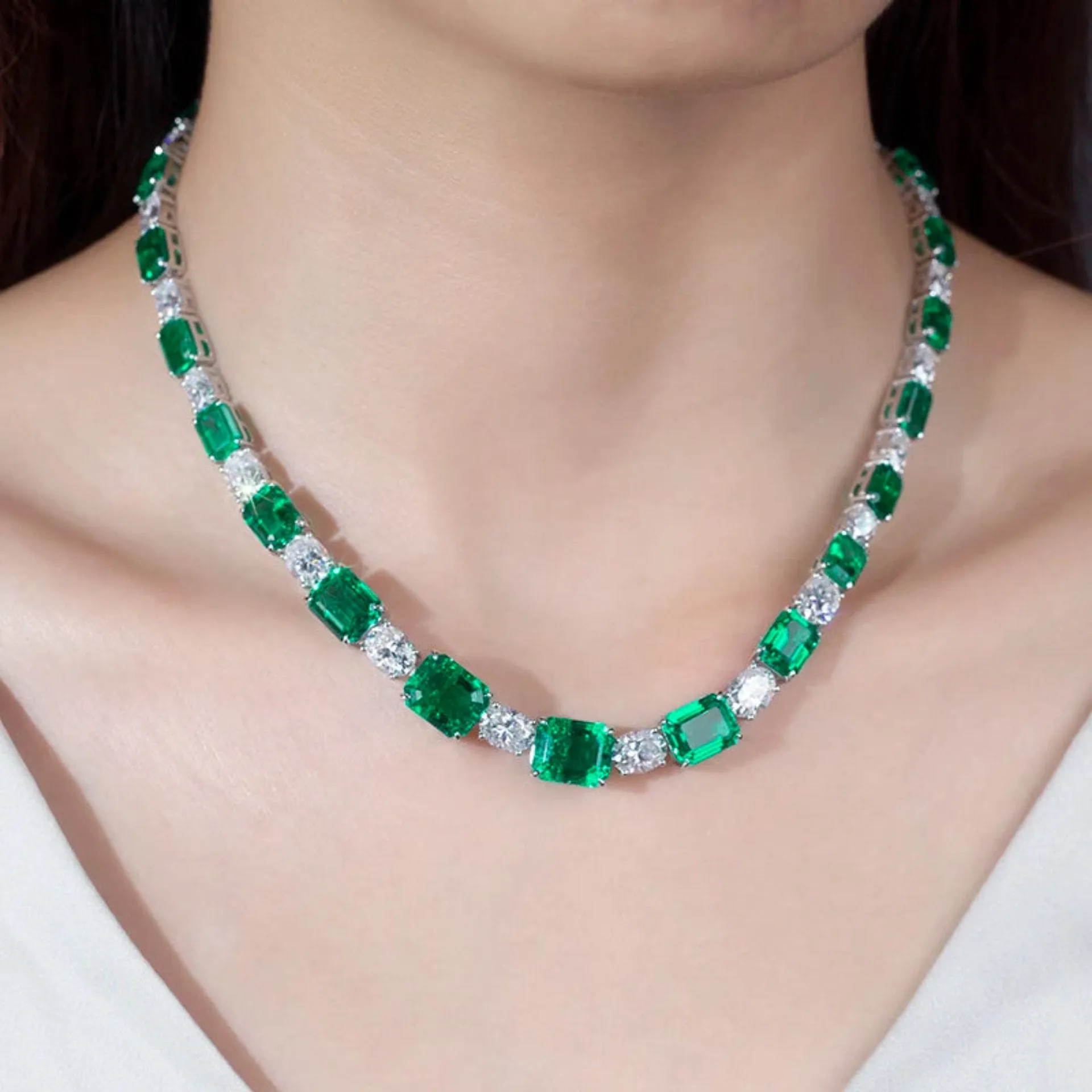 Enthralling Emerald Jewelry Set