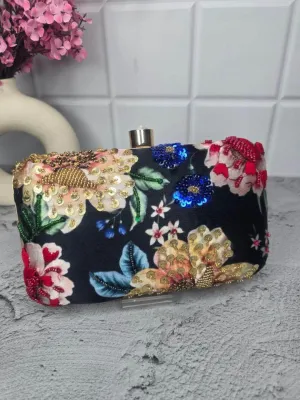 Women Stunner Navy Blue Floral Printed Clutch